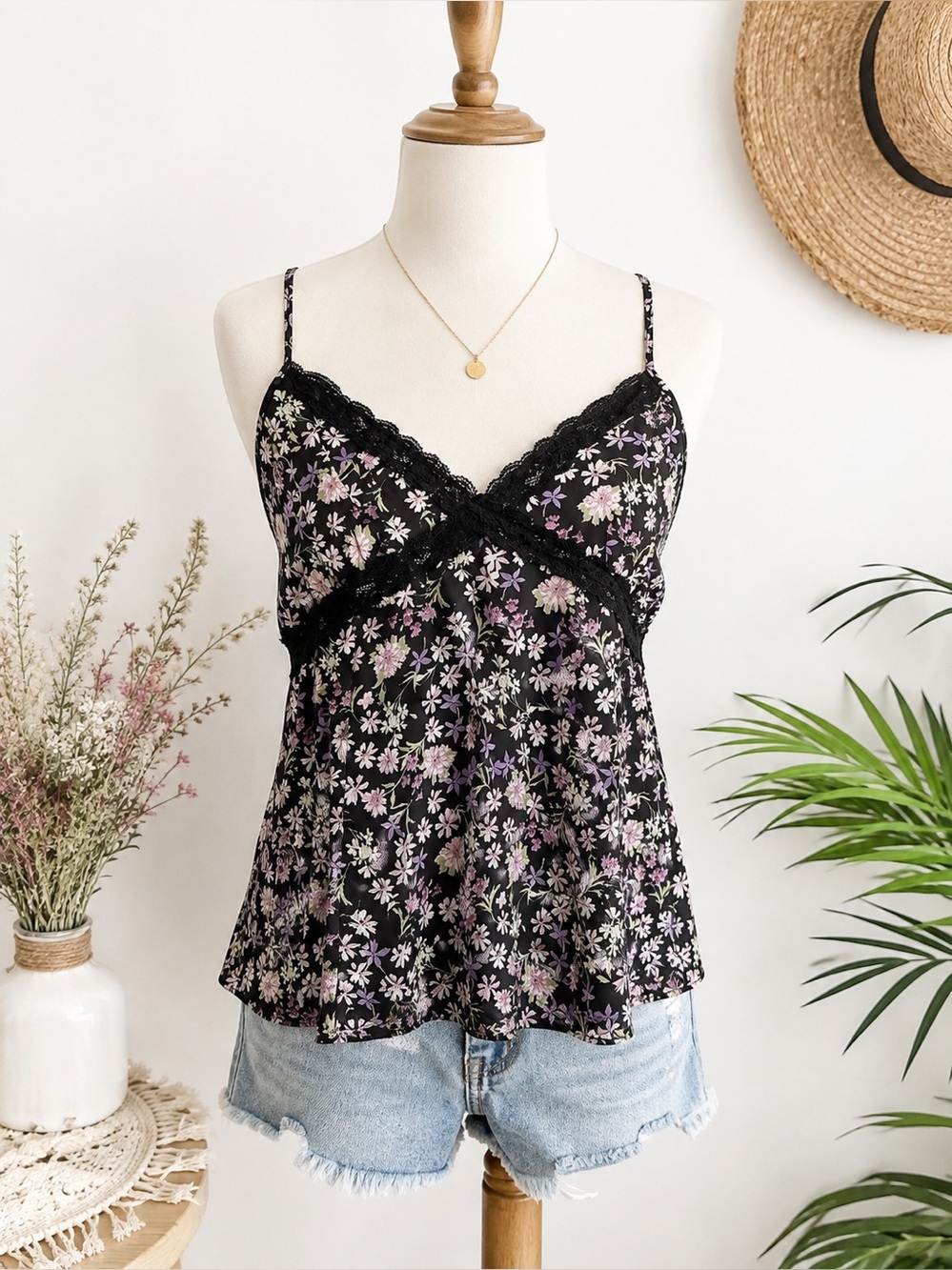 Hippie Rose Black Floral Lace Trim Cami Tank Top Size M NWT